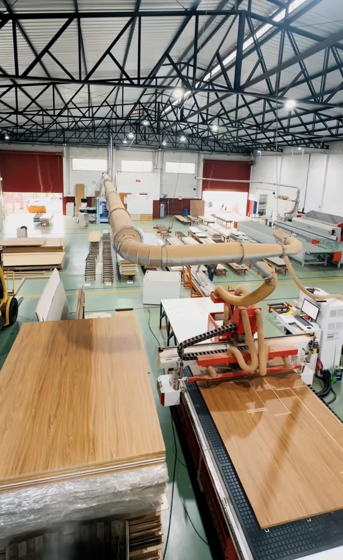 Linha de produção com CNC na fábrica Icomar